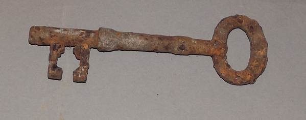 19th century key found whilst grave digging in Market Lavington church yard