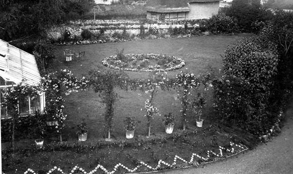 Easterton Manor Garden - early 20th century