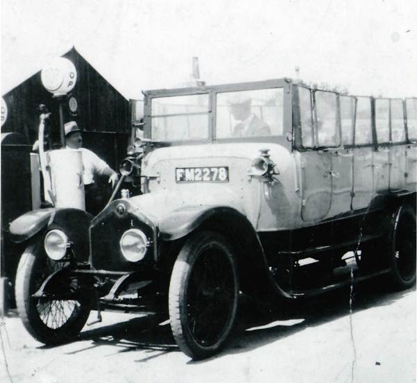 Unknown bus attended by Andrew Poolman who lived and worked in Market Lavington from about 1914 to 1925