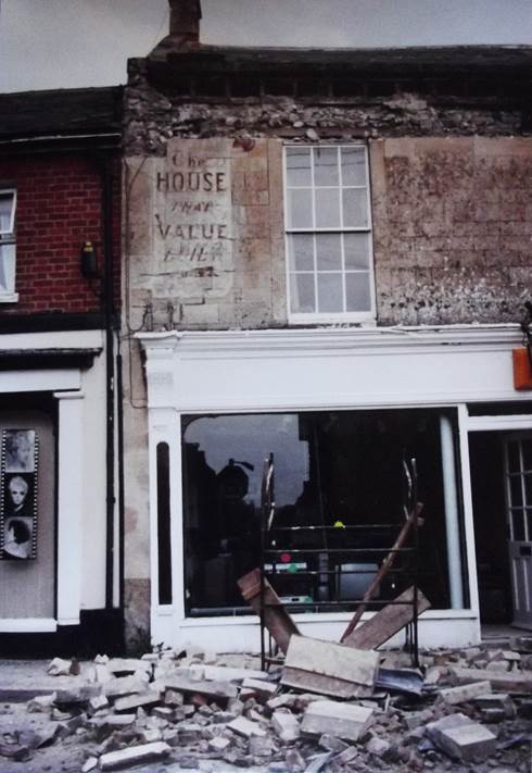 1993 collapse of parapet - White Street, Market Lavington