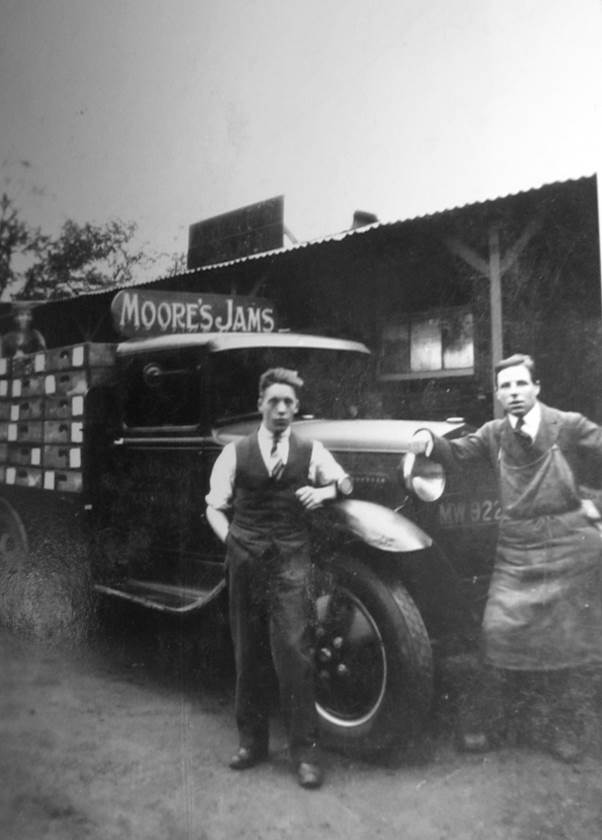 Samuel Moore lorry in about 1930