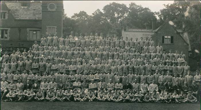 Dauntsey's School group in the 1930s. Click to enlarge