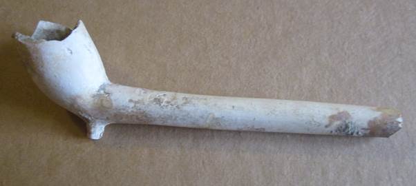 Clay pipe with bowl found at Palm Hose, market Lavington,