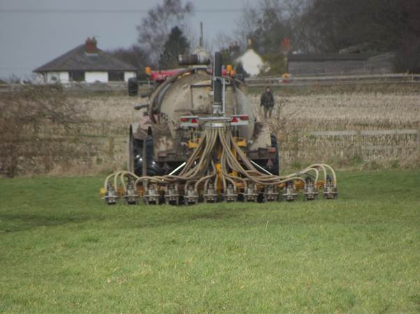 Injecting the soil with slurry at Market Lavington - February 2014